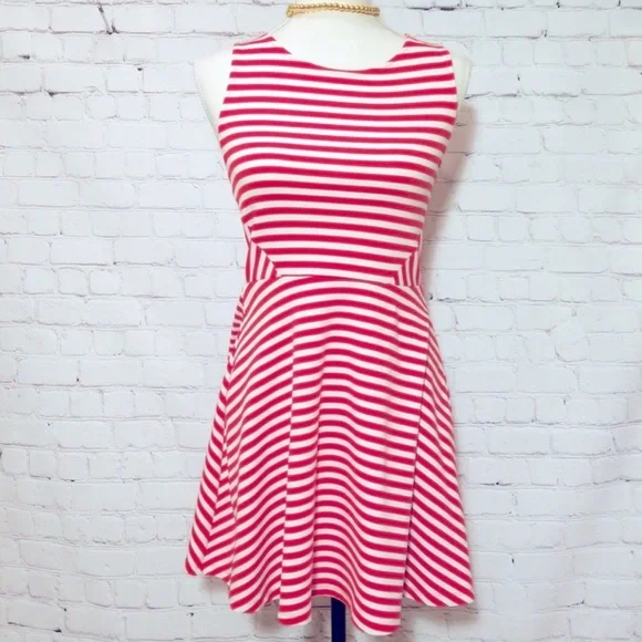 red and white striped dress h&m Baby - Red/White Striped Flutter-Sleeved Cotton Dress - Size: 4-6M
